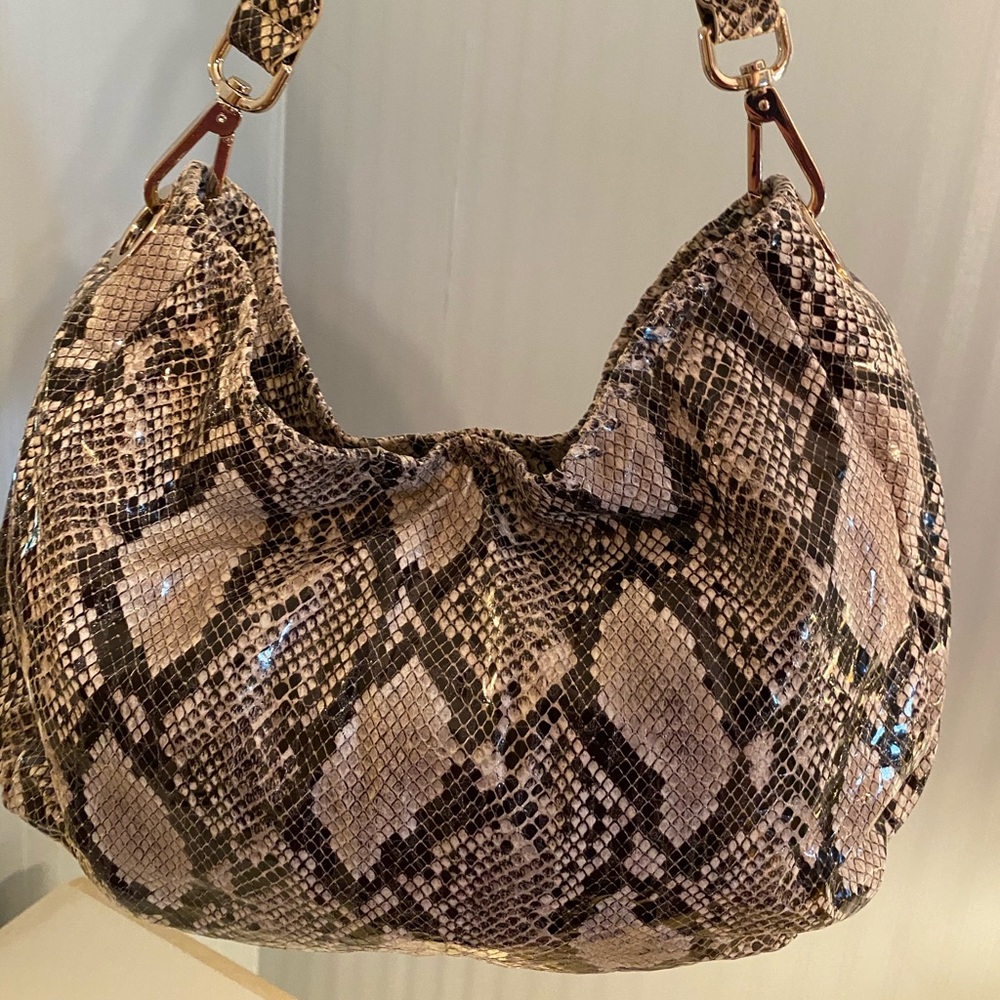 Sondra Roberts Faux Snakeskin Bag✨